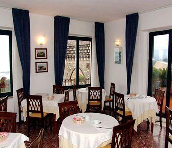 Hotel Del Corso 陶尔米纳 餐厅 照片